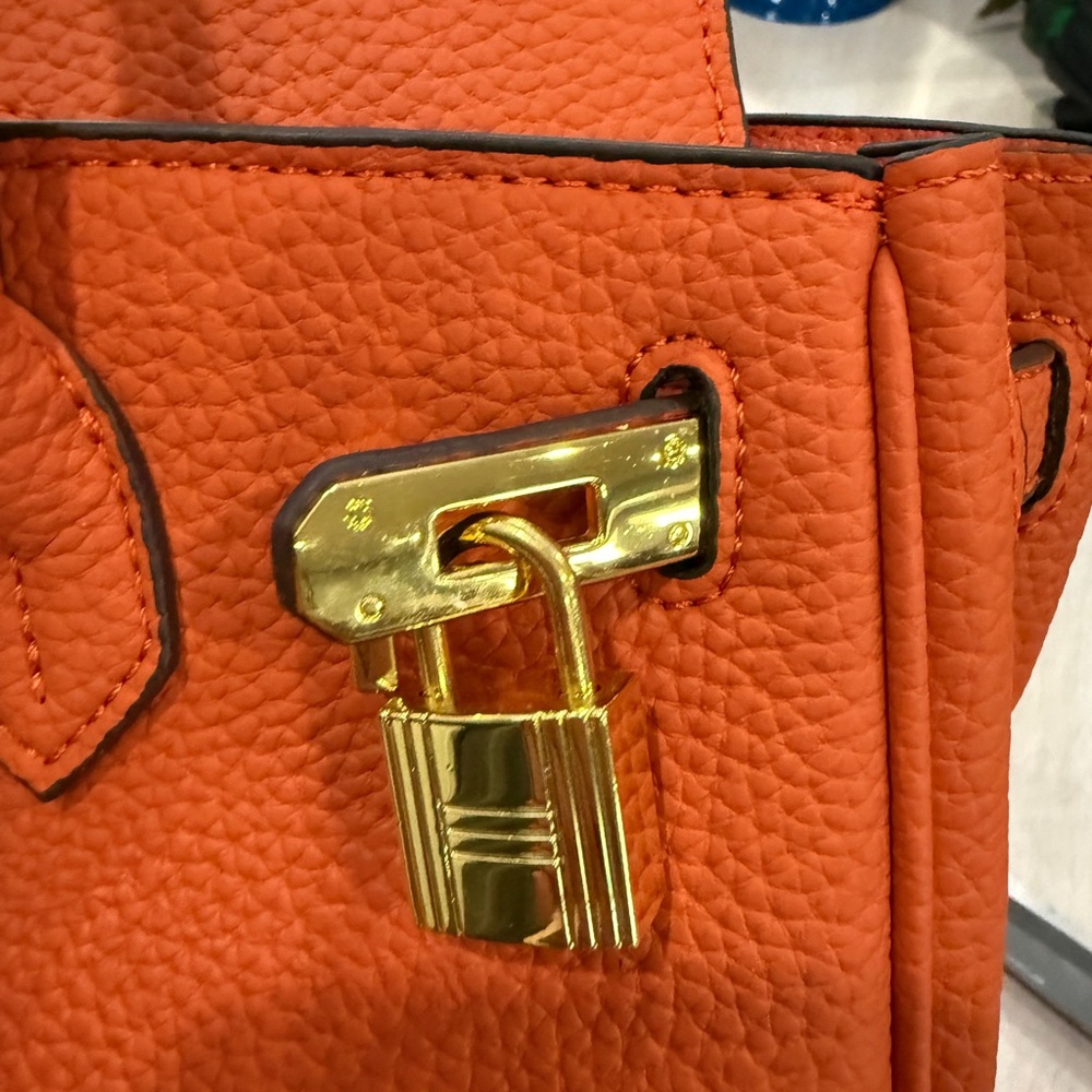 Burnt Orange Designer Handbag 💕 - Picture 6 of 7